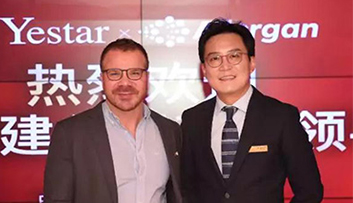 巴西雙面嬌娃藝星隆胸，驚嘆中國復(fù)合隆胸技術(shù)